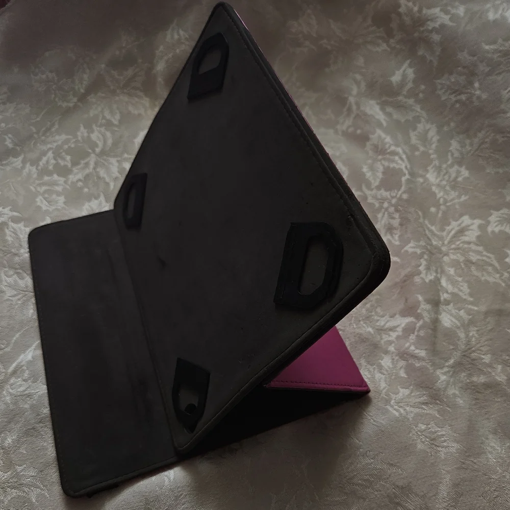 ⚠️Free bundle item- tablet case cover with stand